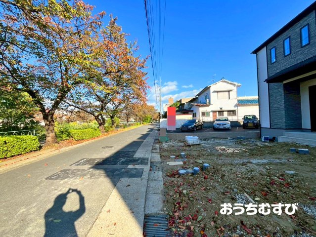 名東区香流8期(全3棟)の前面道路含む現地写真