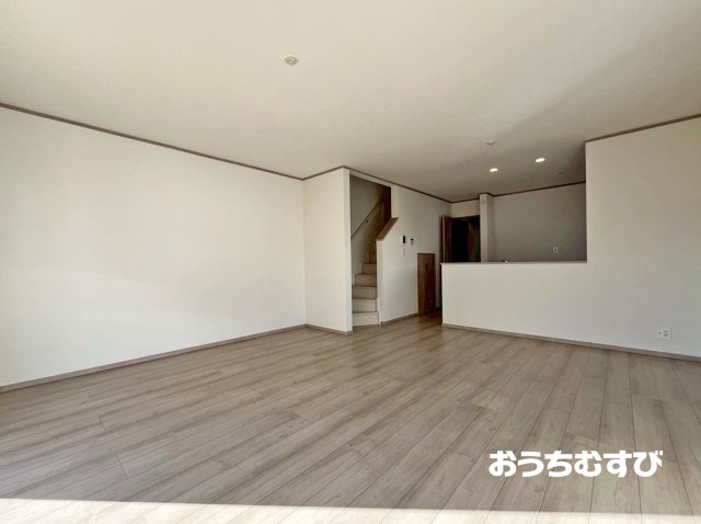 名東区香流8期(全3棟)の居間・リビング