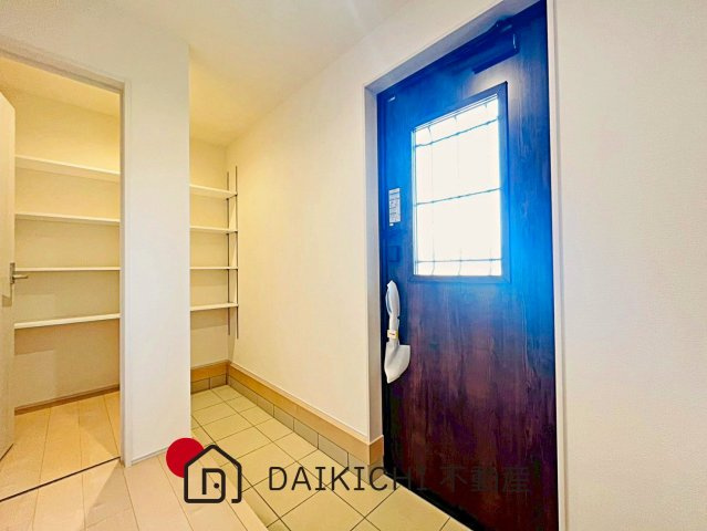 【玄関】 | 鴻巣市屈巣第4　Livele Garden.S　新築戸建　全8棟　2号棟