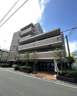 【外観】 | Prescelto 弐番館 | 鉄筋コンクリート造のがっちりとした建物。