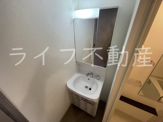 アドバンス大阪リーヴァの独立洗面台|使いやすい独立洗面台です