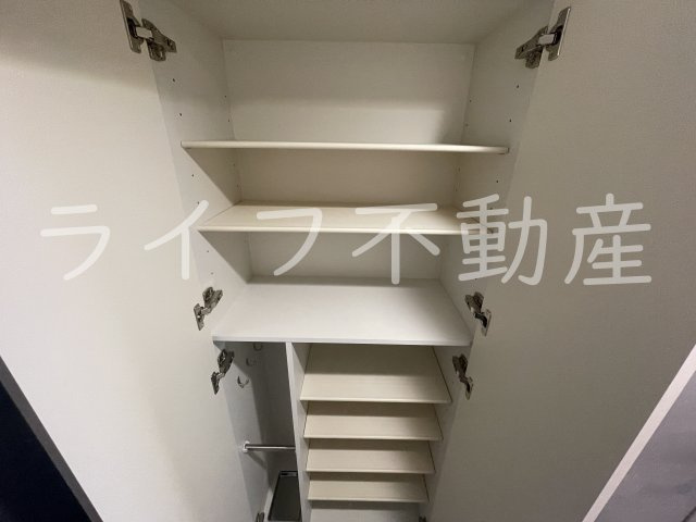 アドバンス大阪リーヴァの収納|ちょっとした収納スペースも充実しています