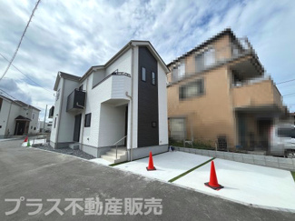 【外観】 | 現地写真。同じ物件を見るなら、プラス不動産販売にお任せ下さい。