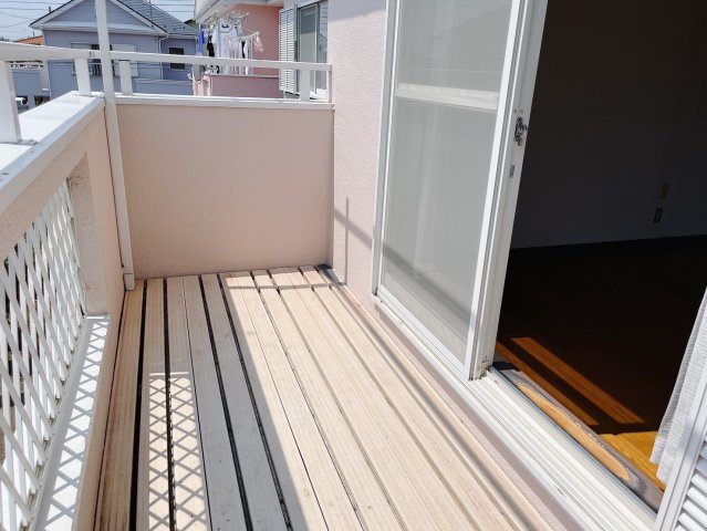 【中古戸建】佐波郡玉村町大字下之宮のバルコニー|■バルコニー｜あたたかな陽のひかりを浴びることのできるバルコニー。お洗濯物やお布団を干せば、家族みんなが気持ちよく暮らすことができます(*^^*)