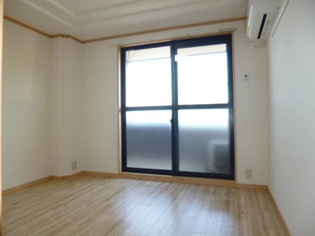 ロマンシェの洋室