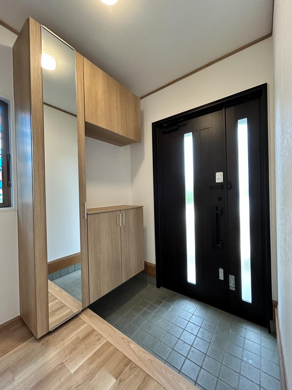 中之庄町　中古戸建の玄関