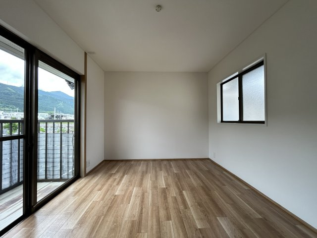 中之庄町　中古戸建の洋室