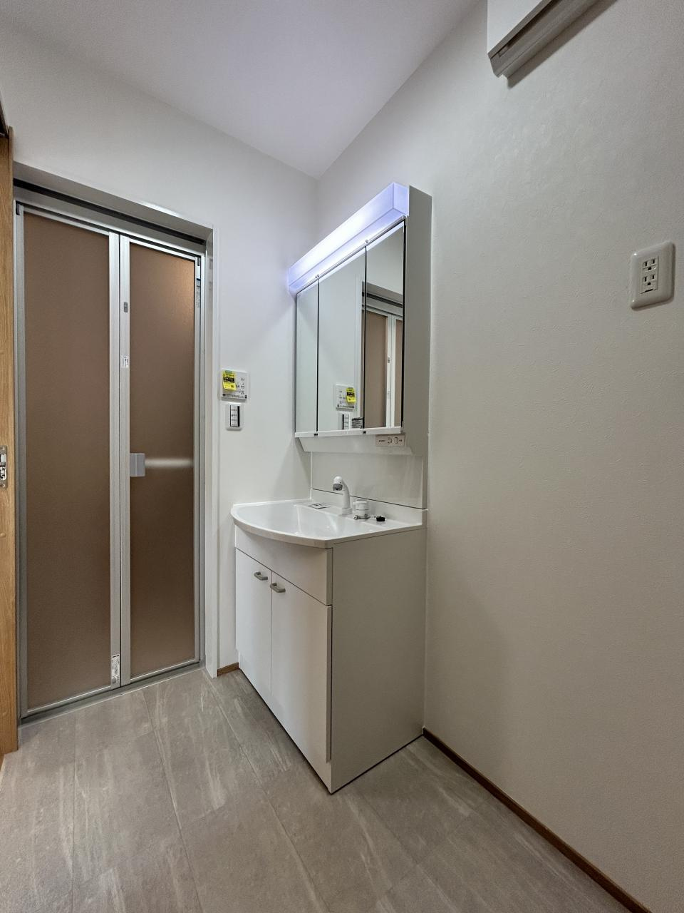 中之庄町　中古戸建の独立洗面台