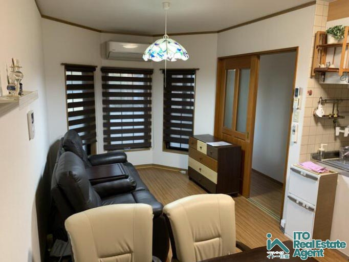 鹿ヶ谷桜谷町 中古戸建の居間・リビング