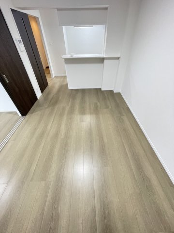 サンテラス・TUTOMIの居間・リビング|こちらのリビングで趣味の時間をお楽しみください