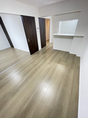 サンテラス・TUTOMIの居間・リビング|ゆったり過ごせるリビングです