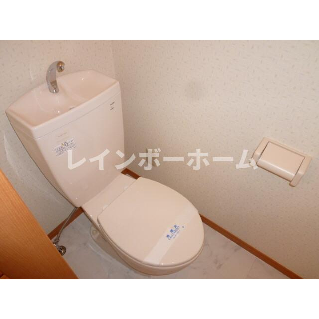 アムール 右京のトイレ|シンプルで使いやすいトイレです