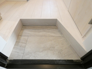 【玄関】 | ジラソーレ