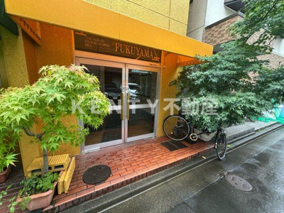 【エントランス】 | 福山ビル | 清潔なエントランスです