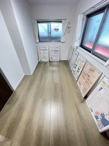 サンテラス・TUTOMIの玄関|収納もある玄関です