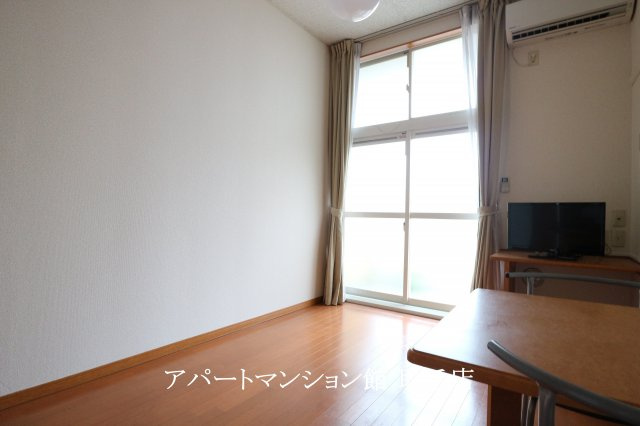 レオパレスソフィア中原の居間・リビング|画像3