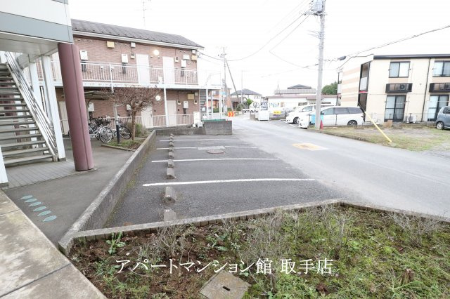 レオパレスソフィア中原の駐車場|画像9