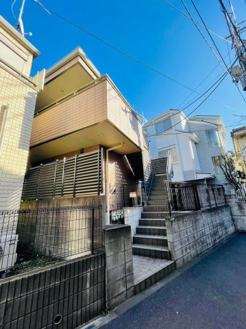 文京区本駒込１丁目のアパートの外観