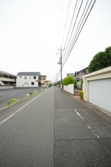 【前面道路含む現地写真】