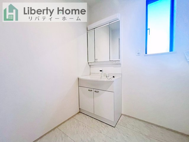 土浦市右籾　新築戸建　A号棟の独立洗面台