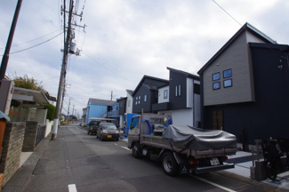 【前面道路含む現地写真】