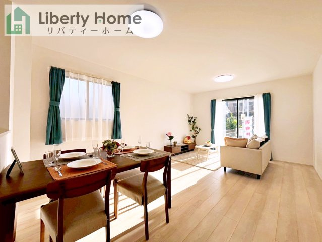 土浦市右籾　新築戸建　D号棟の居間・リビング