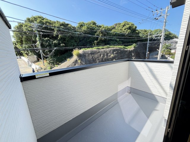 【バルコニー】 | 福岡市西区愛宕3丁目4期　1号棟（全2棟）【仲介手数料無料・0円】 | 現地写真。