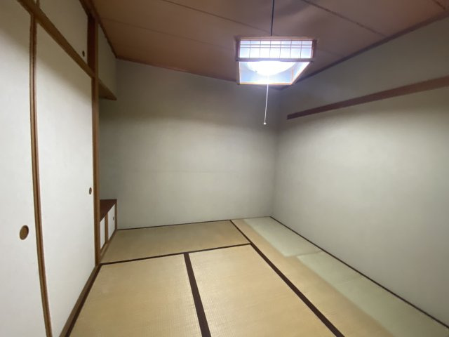 ニューステージ川奈の和室