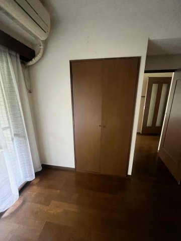 ニューステージ川奈の洋室