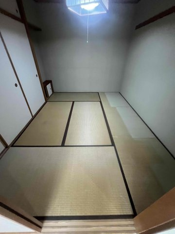 ニューステージ川奈の和室