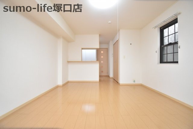 グリーンリーフ東園田の居間・リビング