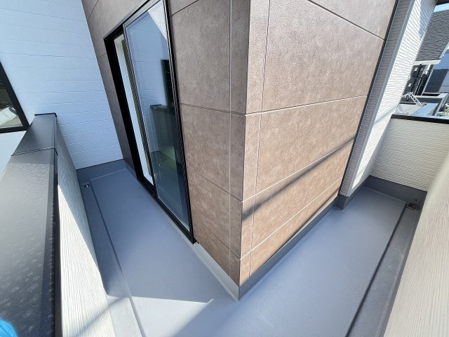 【バルコニー】 | 福岡市西区愛宕3丁目4期　2号棟（全2棟）【仲介手数料無料・0円】 | 現地写真。