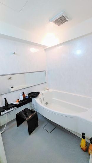 【浴室】 | 向ヶ丘遊園東ガーデンハウス | 広々浴室　２．５帖