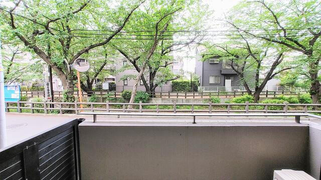 【展望】 | 向ヶ丘遊園東ガーデンハウス | 目の前が桜並木の人気のエリア