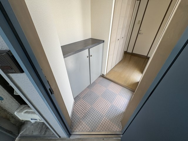 アークパレス誠の玄関