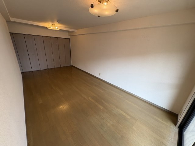 アークパレス誠の寝室