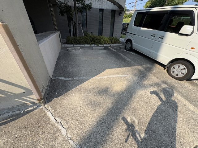 アークパレス誠の駐車場