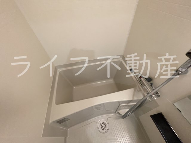 アドバンス大阪リーヴァの浴室|日々の疲れを癒すお風呂付です