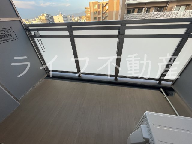 アドバンス大阪リーヴァのバルコニー|外からの目が気にならないバルコニーで洗濯物が干せます