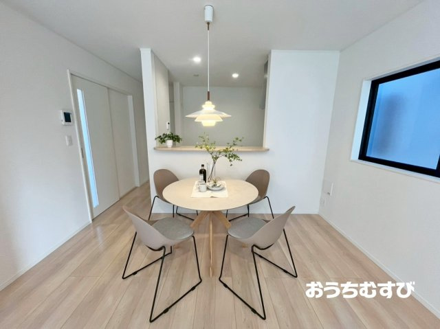 瀬戸市高根町第6(全3棟)の居間・リビング