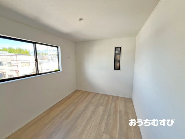 瀬戸市高根町第6(全3棟)の洋室