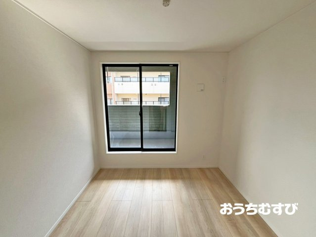 瀬戸市高根町第6(全3棟)の洋室