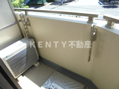 【バルコニー】 | ステージグランデ田園調布 | お洗濯にも便利なバルコニー付き