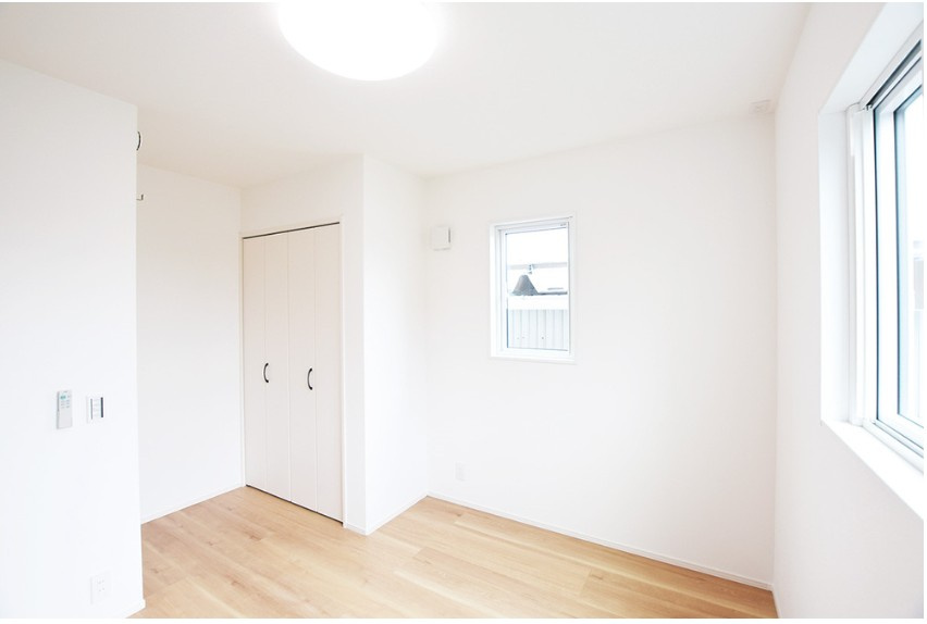 東区船江町１丁目　新築戸建の洋室