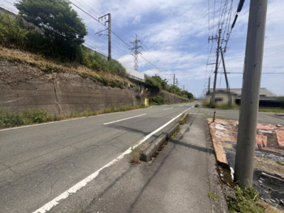 【前面道路含む現地写真】 | 高島市新旭町新庄1307-3,1308-3　売土地 | 2025年08月　撮影