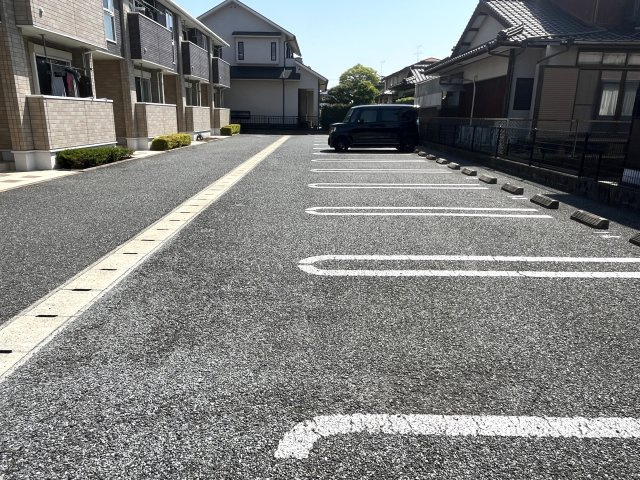 カルムメゾンⅠの駐車場