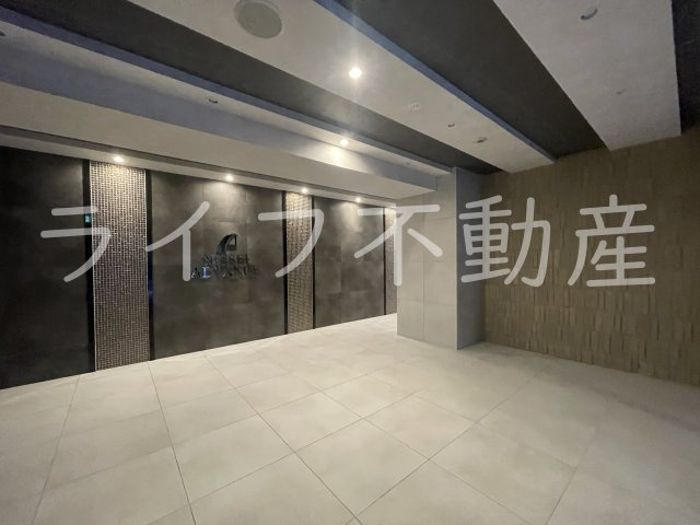 アドバンス大阪リーヴァのエントランス|清潔なエントランスです