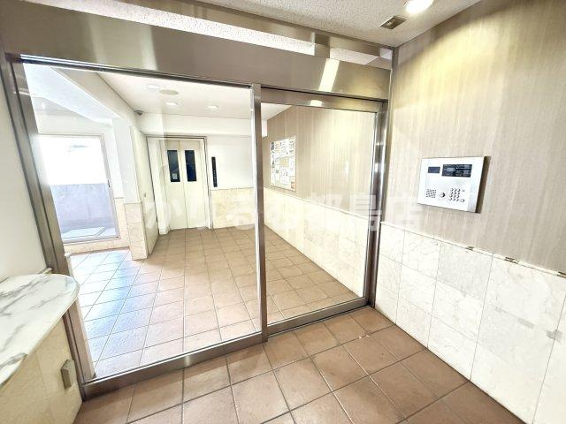 SWISS京橋のエントランス