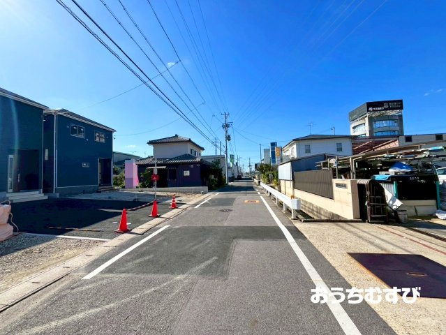 瀬戸市高根町第6(全3棟)の前面道路含む現地写真