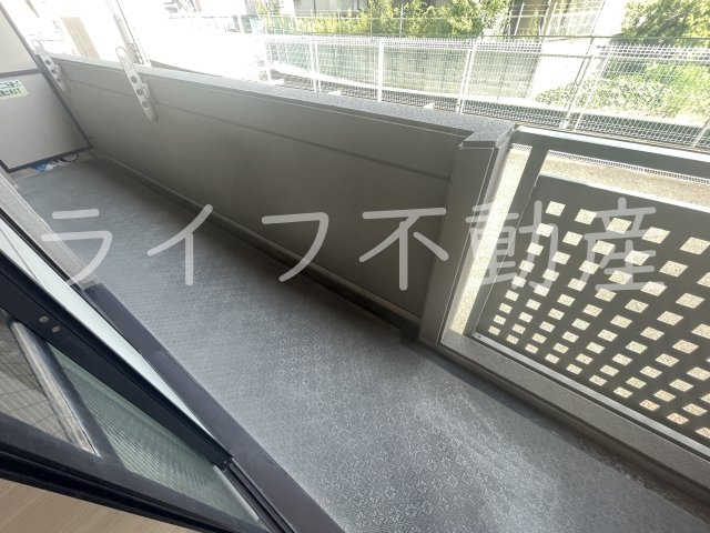 グランドール鴻池のバルコニー|開放的で明るい空間を演出してくれるバルコニーです